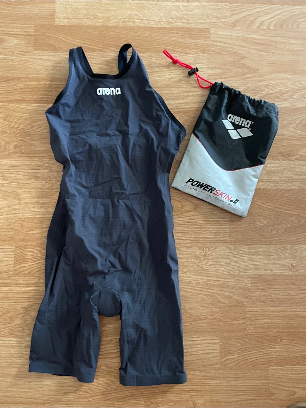 Dark grey area powerskin size 30 kneeskin closed back